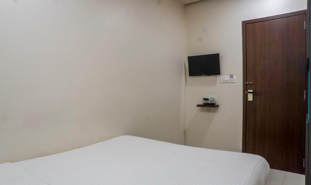 Отель Oyo Flagship 13885 Metro Residency Мумбаи Экстерьер фото